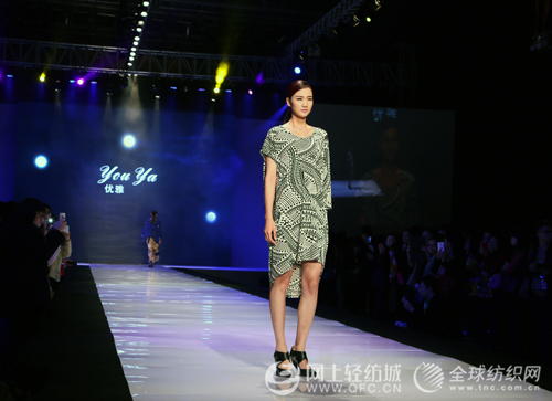 2013深圳纺服贴牌面辅料配件博览会开幕6.jpg